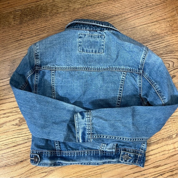 Forever 21 | Cropped Denim Trucker Jacket - Picture 7 of 13